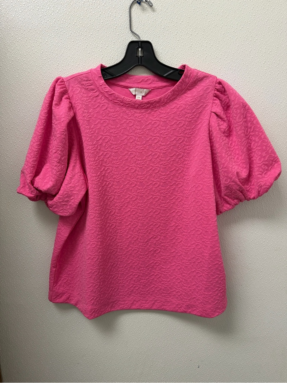 crown & ivy Hot Pink Puff Sleeve Textured Top
